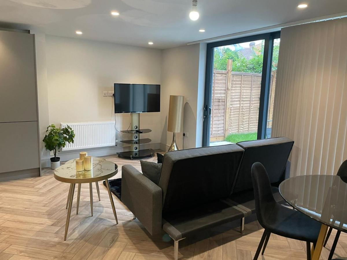 Wimbledon Luxury 3Bedroom Apartment Raynes Park Exterior foto